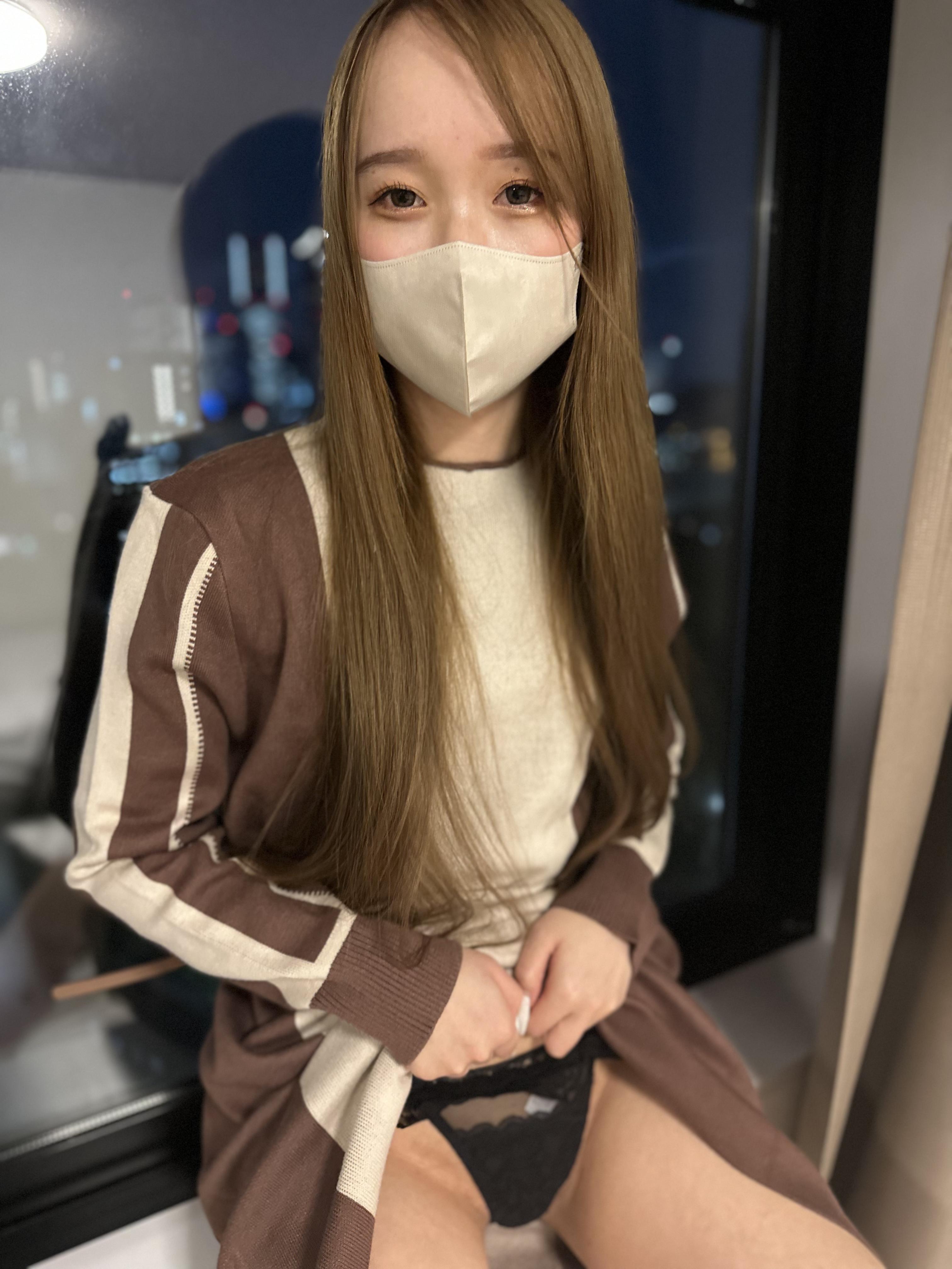 FC2-4411764 【処#女】 初撮り♡マスク剥ぎとりシレっと中出し♡『中には出さないからっ』は言葉だけ♡め FC2-4411764 【処#女】 初撮り♡マスク剥ぎとりシレっと中出し♡『中には出さないからっ』は言葉だけ♡め
